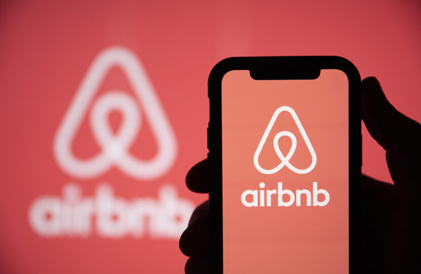 Airbnb inasprisce le condizioni per le cancellazioni da parte degli host