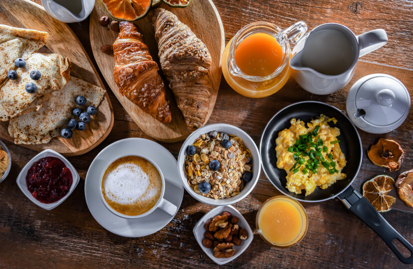 Frühstück in der Ferienwohnung anbieten: Vor- und Nachteile