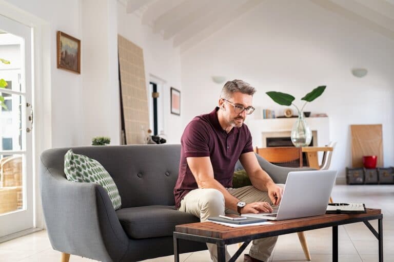 guide : prepare your vacation rental for home office